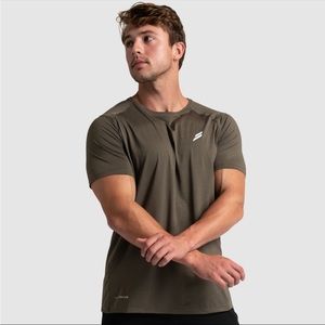 DOYOUEVEN Puremotion Tee in Combat Green Size Small